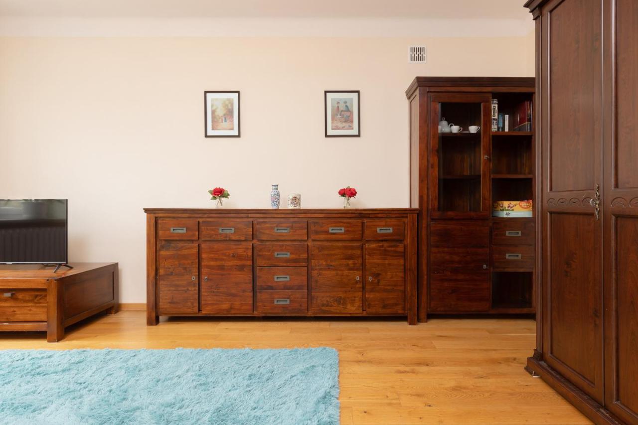 Metro Raclawicka Cozy Studio Apartment By Noclegi Renters Варшава Екстер'єр фото